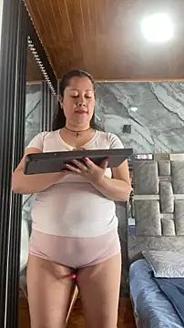 Marianasmitt online show from October 2025 11:45:02 AM