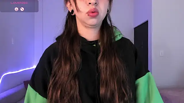 Scarlett  Cooper   online show from October 2025 12:15:02 PM