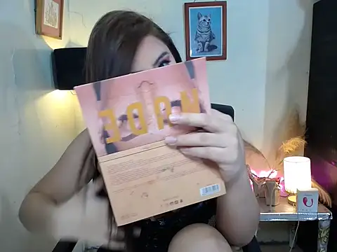 Kylaanne online show from October 2025 09:57:02 PM