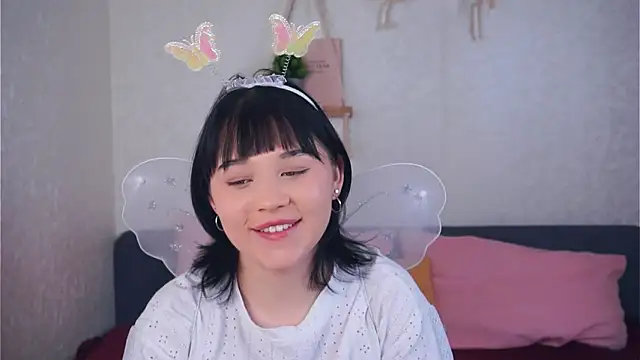 Snapshot of EviaVanveen chatting on November 2025 07:41:02 AM EviaVanveen online show from November 2025 07:41:02 AM