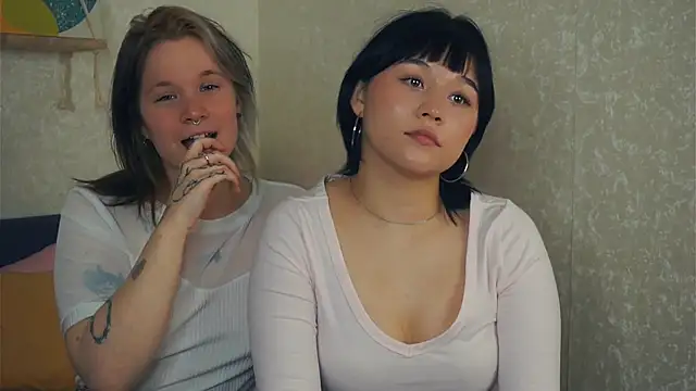 Snapshot of EviaVanveen chatting on November 2025 08:30:02 AM EviaVanveen online show from November 2025 08:30:02 AM