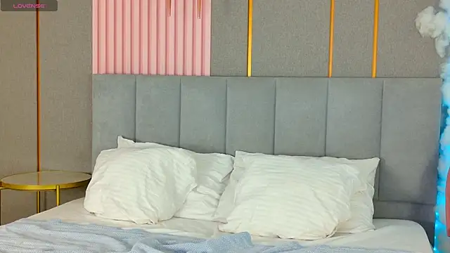 SabrinaSong online show from November 2025 04:40:02 PM