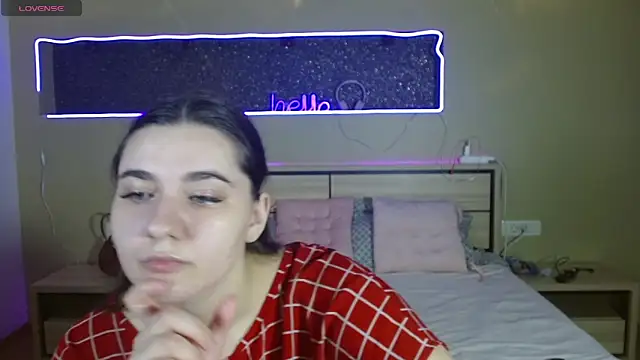 Snapshot of cutieblush chatting on October 2025 08:31:02 PM cutieblush online show from October 2025 08:31:02 PM