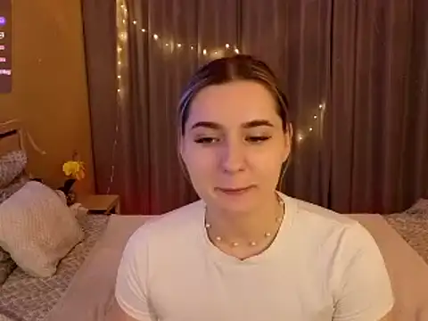 Snapshot of cutieblush chatting on November 2025 06:30:01 PM cutieblush online show from November 2025 06:30:01 PM