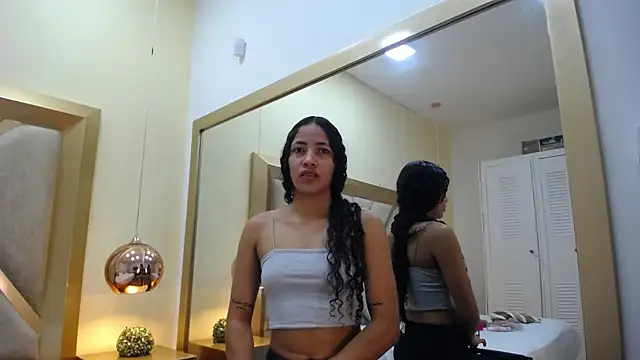 Megan Siner online show from December 2025 12:04:02 PM