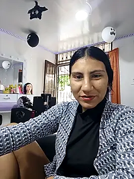 Lucyfoox online show from October 2025 01:45:02 PM