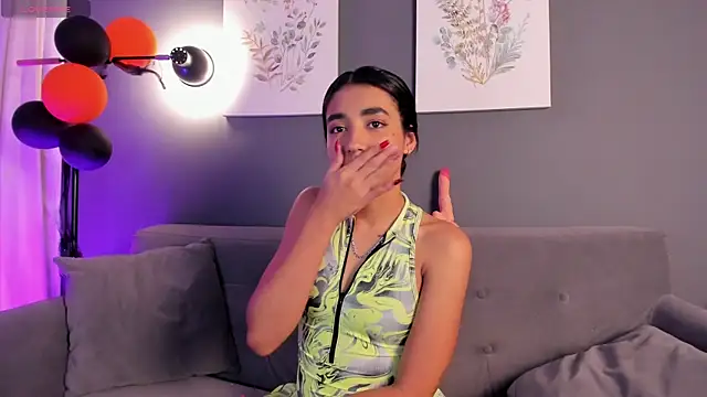 cloe taylor   online show from October 2025 05:06:01 AM