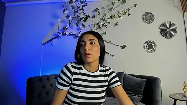 cloe taylor   online show from November 2025 08:01:02 PM