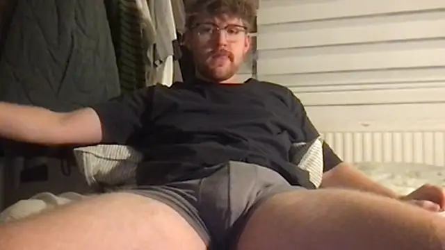 Snapshot of Angus80085 chatting on October 2025 05:45:02 PM Angus80085 online show from October 2025 05:45:02 PM