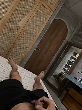 HenryLee1983-cums online show from January 2026 11:47:01 AM