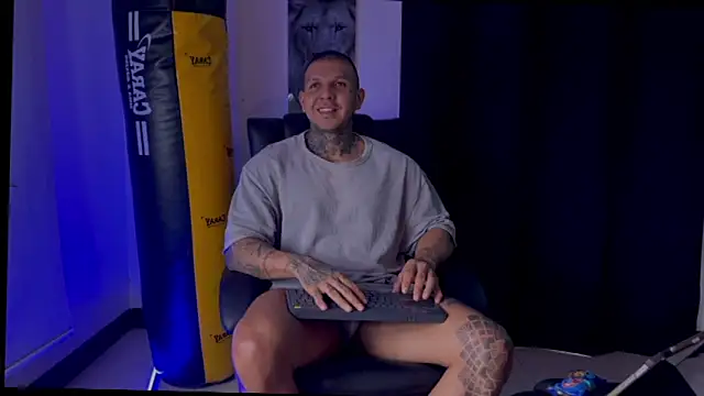 MAXIMO VEGA online show from October 2025 10:32:01 PM