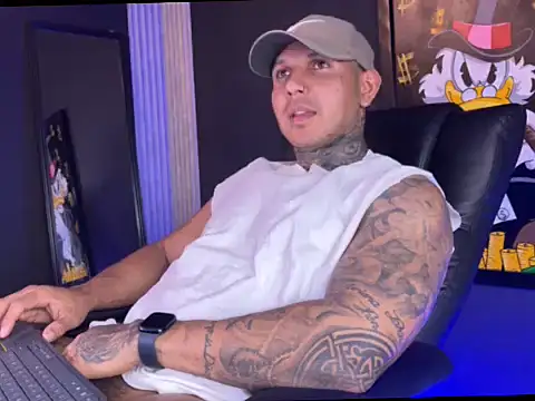 MAXIMO VEGA online show from October 2025 08:44:02 PM