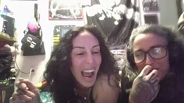 inkdhollow1 online show from April 2026 04:41:01 AM