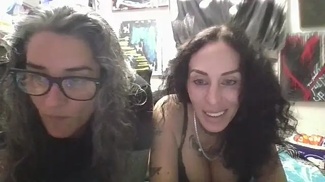 inkdhollow1 online show from April 2026 02:25:02 AM