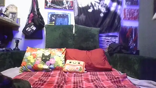 inkdhollow1 online show from June 2026 03:01:01 AM