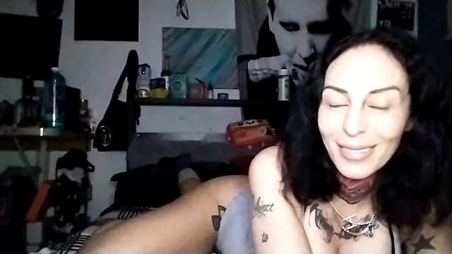 Snapshot of inkdhollow1 chatting on October 2025 02:56:01 AM inkdhollow1 online show from October 2025 02:56:01 AM