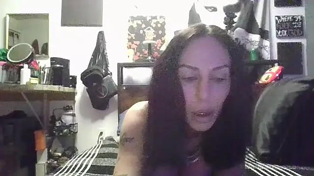 inkdhollow1 online show from December 2025 04:22:02 AM