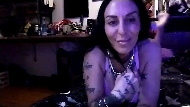 inkdhollow1 online show from October 2025 03:40:02 AM