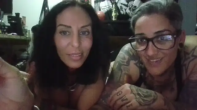 inkdhollow1 online show from November 2025 02:16:01 AM