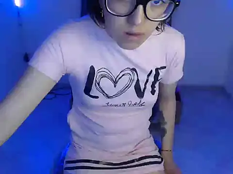 cristal hills 19 online show from October 2025 05:33:02 PM