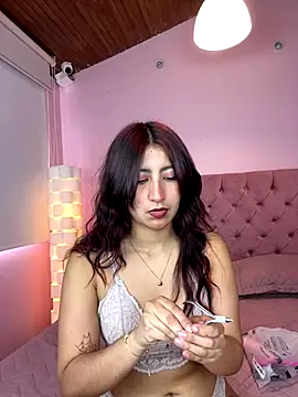 saramooon online show from November 2025 01:04:02 PM