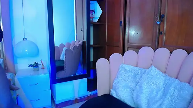 Amara Martell online show from October 2025 12:50:01 PM