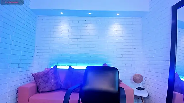 VenusCooper online show from November 2025 08:12:01 PM