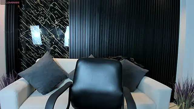 VenusCooper online show from November 2025 06:57:02 PM