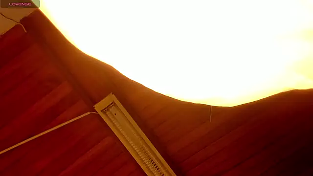 Snapshot of VenusCooper chatting on January 2026 12:12:02 PM VenusCooper online show from January 2026 12:12:02 PM