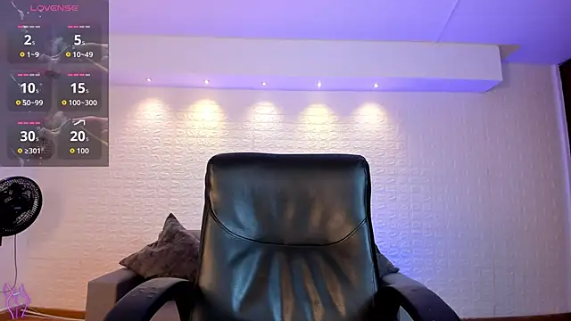 VenusCooper online show from March 2026 05:40:01 PM