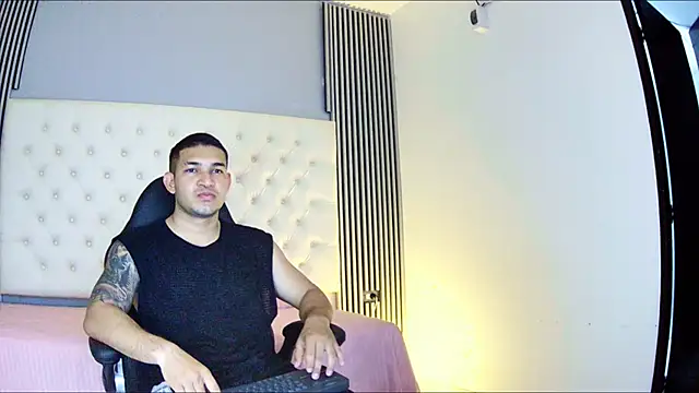 venedic bull online show from October 2025 09:04:02 PM