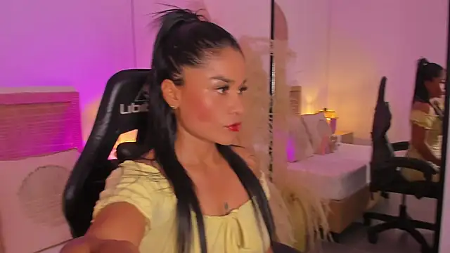 tabata69  online show from October 2025 07:33:01 PM
