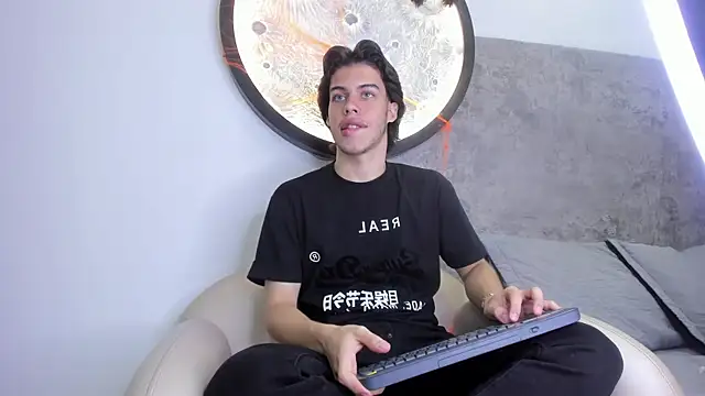 Lucian grey online show from October 2025 03:40:02 AM