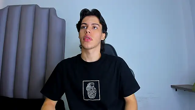 Lucian grey online show from October 2025 04:25:02 AM
