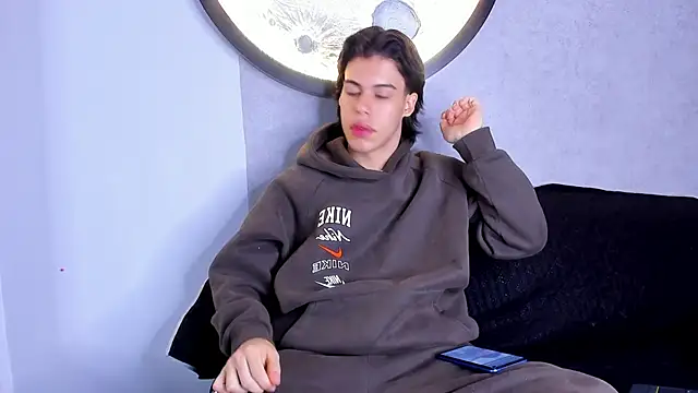 Lucian grey online show from October 2025 04:49:02 AM