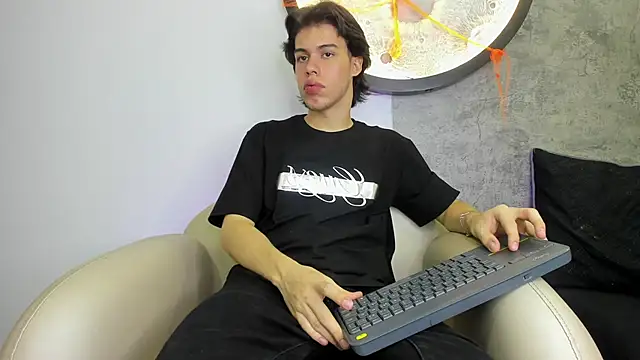 Lucian grey online show from October 2025 03:53:02 AM
