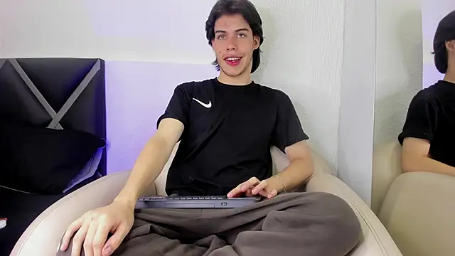 Lucian grey online show from October 2025 04:57:01 AM