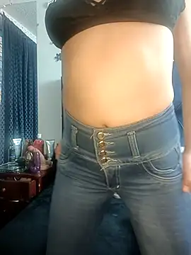 lizethavila online show from October 2025 09:49:02 PM