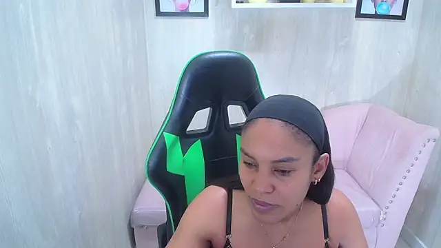 Snapshot of kamala_a chatting on November 2025 03:10:01 AM kamala a online show from November 2025 03:10:01 AM