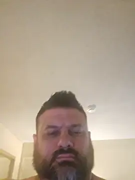 Roddog18 online show from May 2026 01:48:01 AM