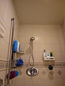 Snapshot of Roddog18 chatting on October 2025 05:07:02 AM Roddog18 online show from October 2025 05:07:02 AM