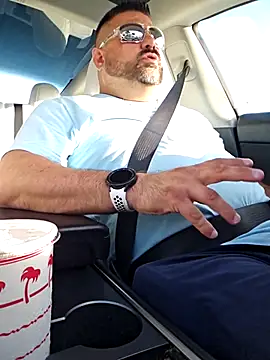 Snapshot of Roddog18 chatting on December 2025 10:48:01 PM Roddog18 online show from December 2025 10:48:01 PM