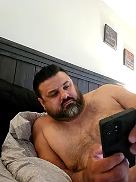 Snapshot of Roddog18 chatting on November 2025 04:23:02 PM Roddog18 online show from November 2025 04:23:02 PM