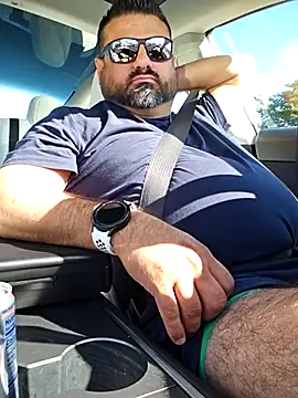 Snapshot of Roddog18 chatting on October 2025 05:34:02 PM Roddog18 online show from October 2025 05:34:02 PM