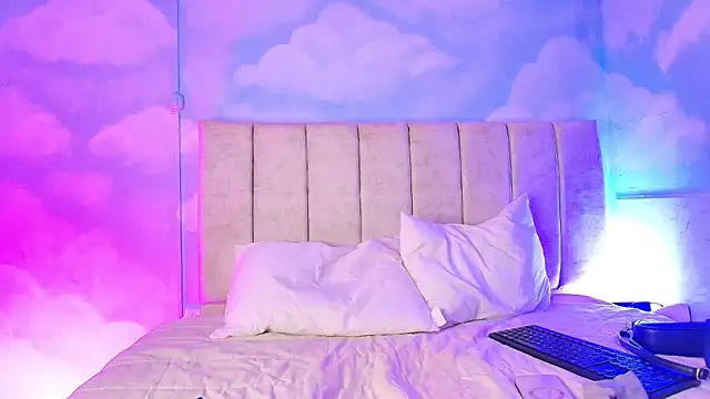 Nikolbrice online show from April 2026 02:04:02 AM