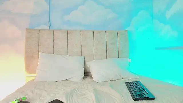 Nikolbrice online show from April 2026 02:07:01 AM