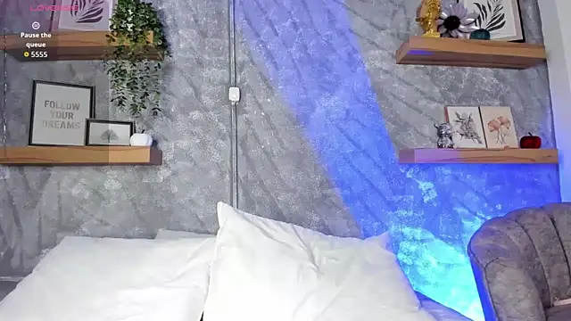 Snapshot of Nikolbrice chatting on December 2025 07:05:02 PM Nikolbrice online show from December 2025 07:05:02 PM