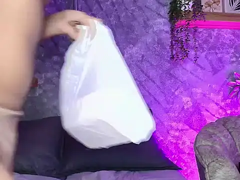 Snapshot of Nikolbrice chatting on February 2026 07:02:01 PM Nikolbrice online show from February 2026 07:02:01 PM