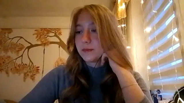 Snapshot of CarynFlaryn chatting on October 2025 04:13:02 AM CarynFlaryn online show from October 2025 04:13:02 AM