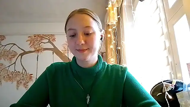 Snapshot of CarynFlaryn chatting on September 2025 06:08:01 AM CarynFlaryn online show from September 2025 06:08:01 AM